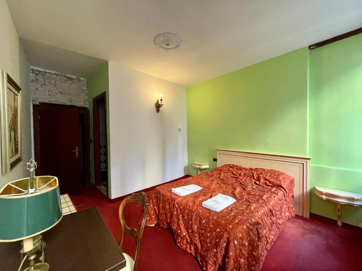 Hostal Ai Boteri